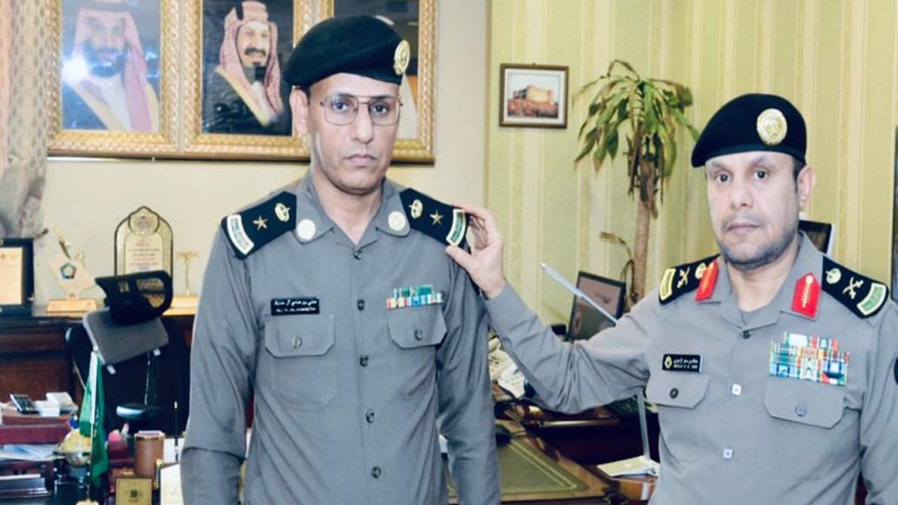 مدير شرطة جازان يقلِّد آل حارث رتبته الجديدة