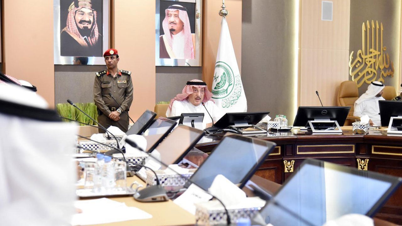 أمير جازان يوجِّه بتشكيل لجنة فنية لمتابعة وضع الأمطار بالمنطقة