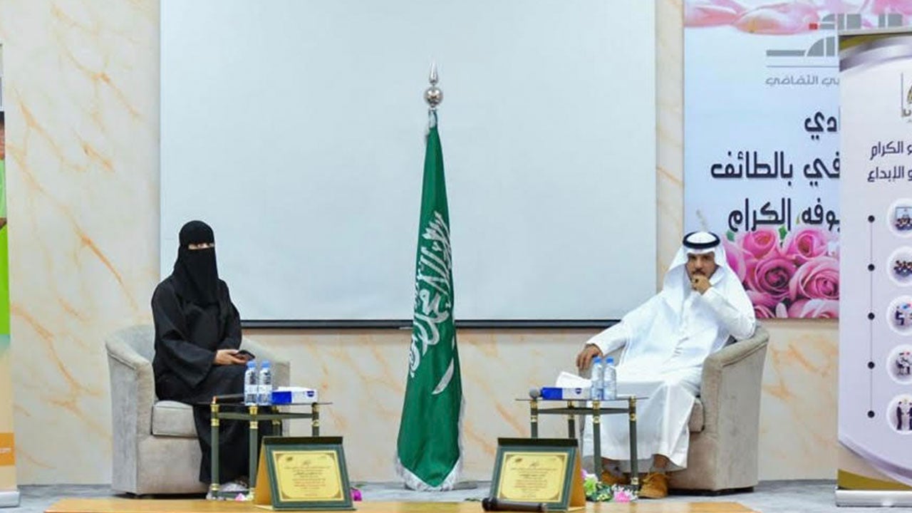 بالصور.. ملف «الإعلام والثقافة» يفرض نفسه على النادي الأدبي بالطائف