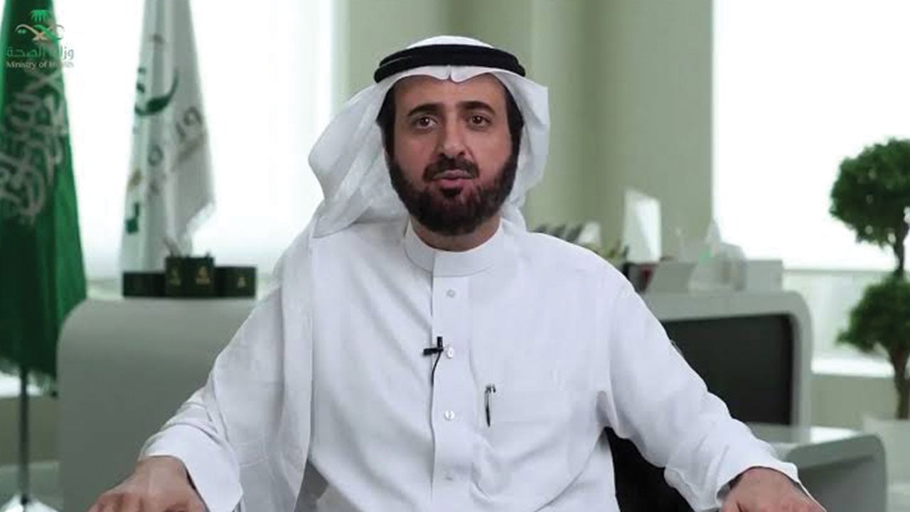 الوزير الربيعة يبشر بإطلاق برامج صحية ويتوقف أمام التدخين والسمنة