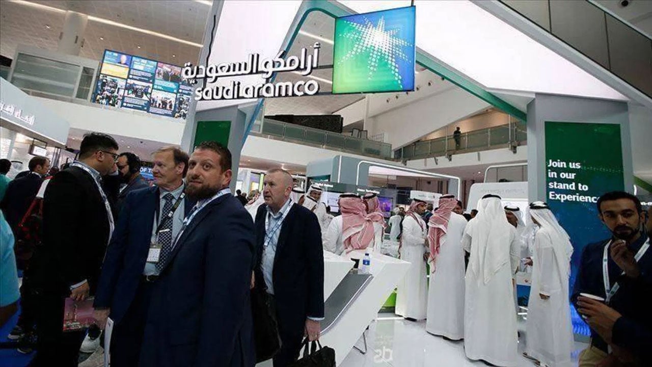 فيديو يوثق اللحظة التاريخية لبدء إدراج أرامكو في سوق الأسهم