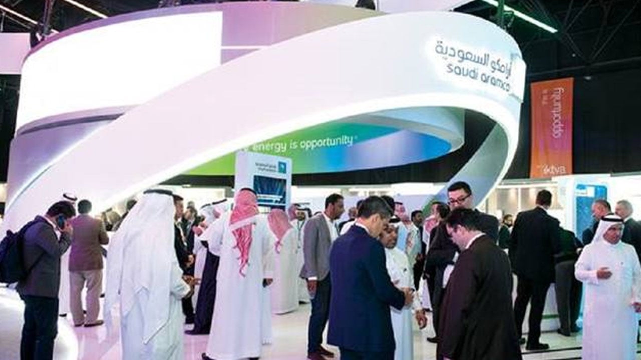 سهم أرامكو يقفز مسجلًا 38.7 ريال.. وقيمة الشركة ترتفع لـ2.06 تريليون دولار