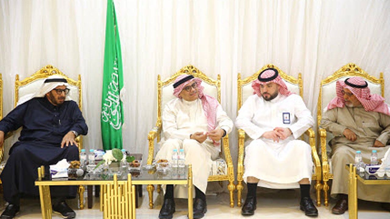 بالصور.. وكيل وزارة الصناعة ومدير عام فرع هيئة مدن بمنطقة الرياض يزوران غرفة الزلفى