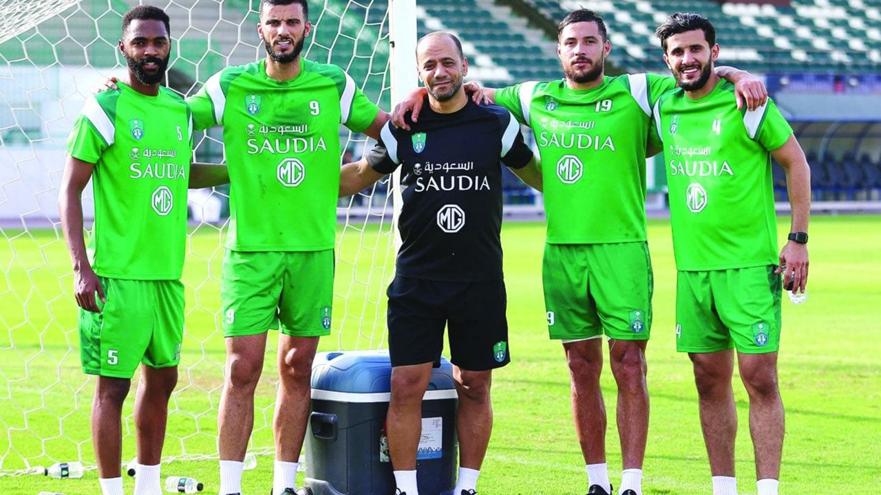 «الرباعي المُصاب» يدعم الأهلي قبل موقعة الشباب