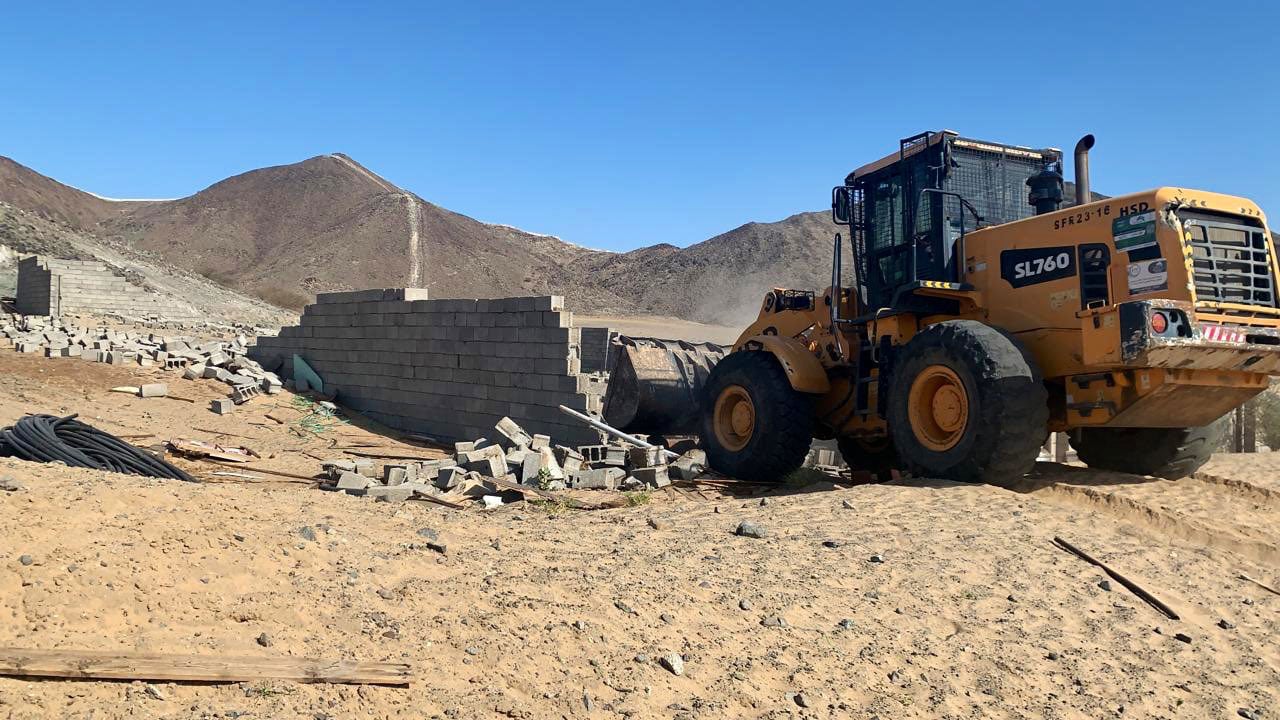 بالصور.. إزالة تعديات خلف مخطط ولي العهد في العكيشية بمكة