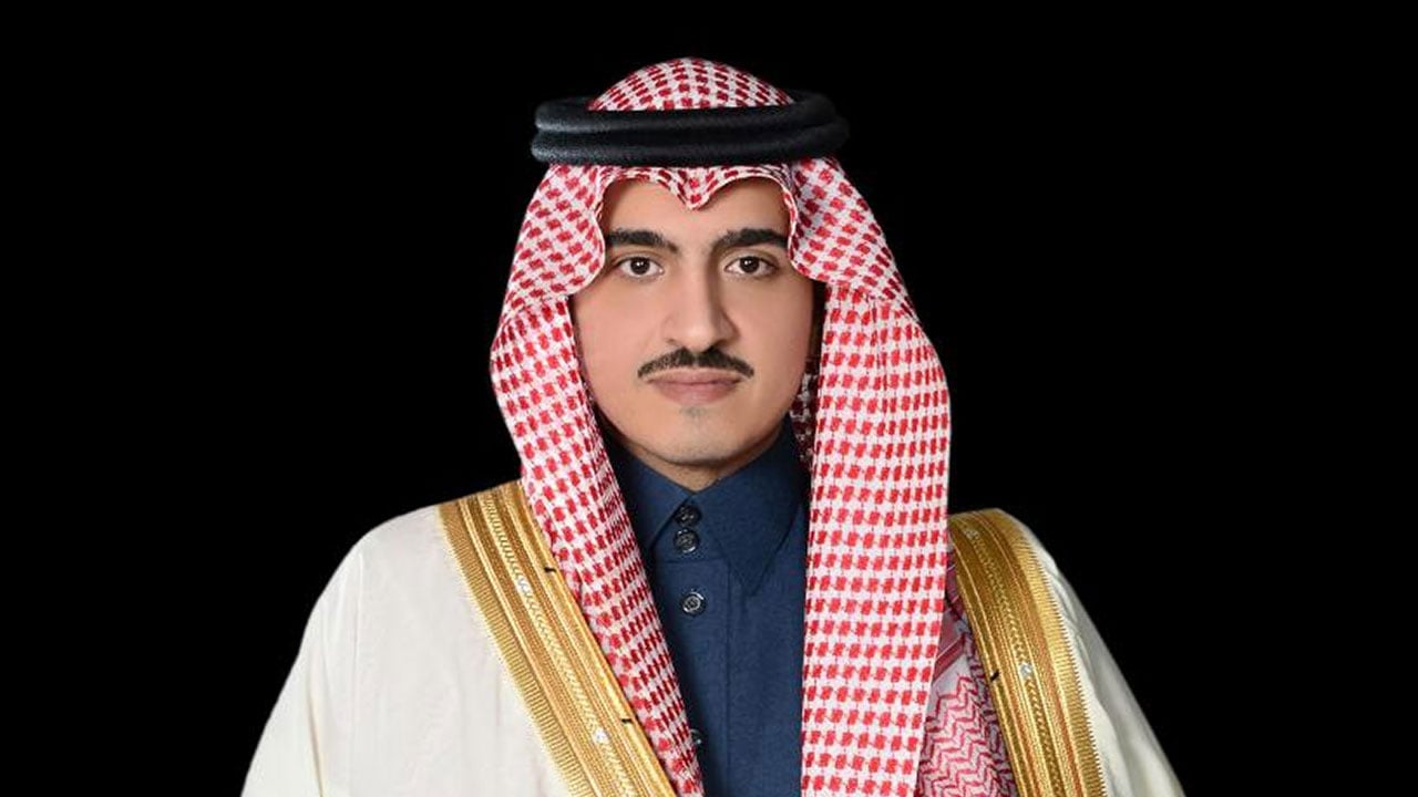 أمير مكة بالنيابة يزور الشيخ الشثري في منزله بالطائف