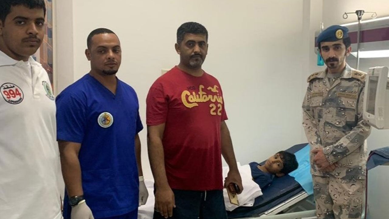 غواصو حرس الحدود بعسير ينقذون طفلًا من الغرق