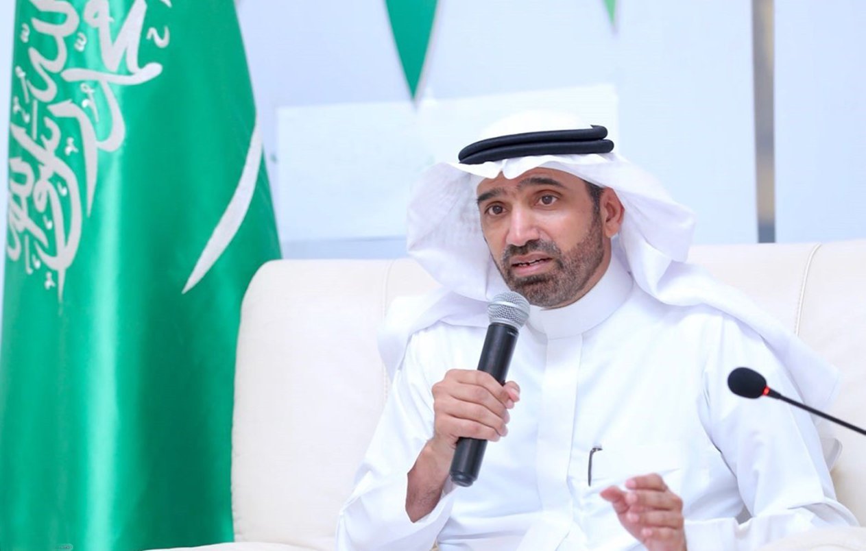 وزير «العمل» يصدر قرارًا بتوطين عدد من الأنشطة والمهن في منطقة حائل