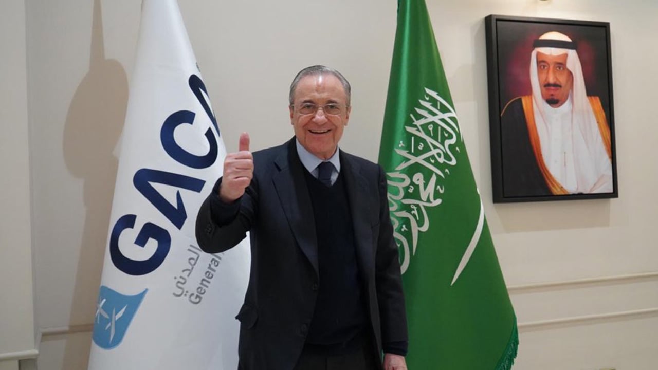 رئيس ريال مدريد يصل جدة لحضور السوبر الإسباني
