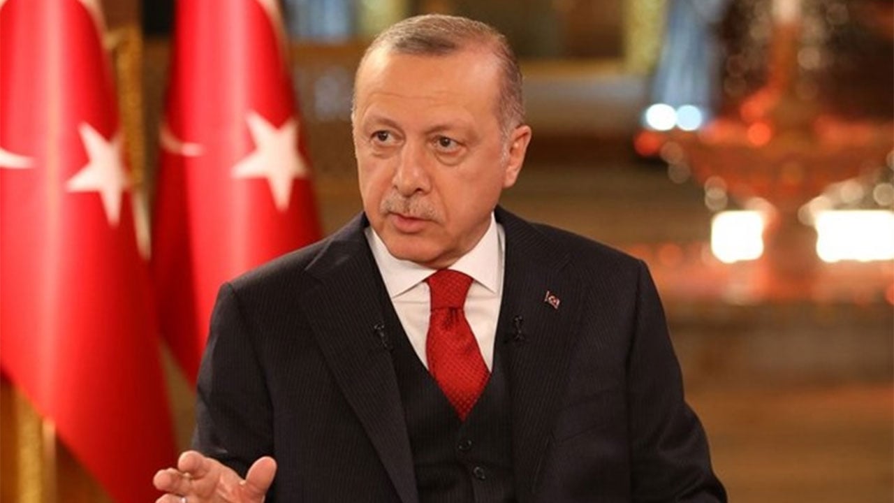 أردوغان يهرب من «فضيحة برلين» بعرض صومالي «غير رسمي»