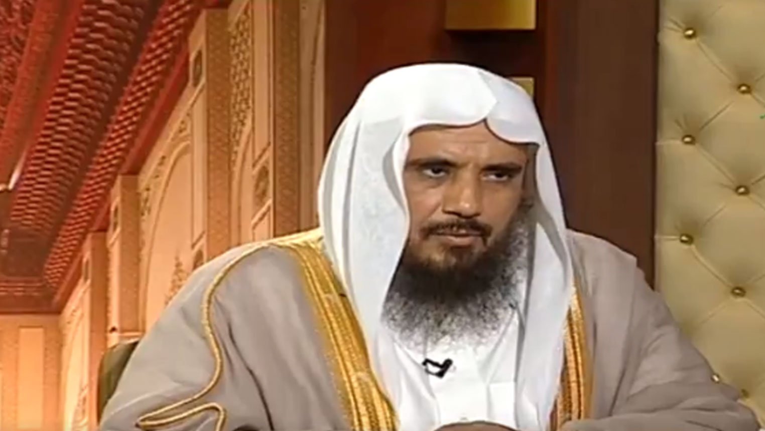 بالفيديو.. الشيخ الخثلان يُحل لعب «الدومينو» بـ3 شروط