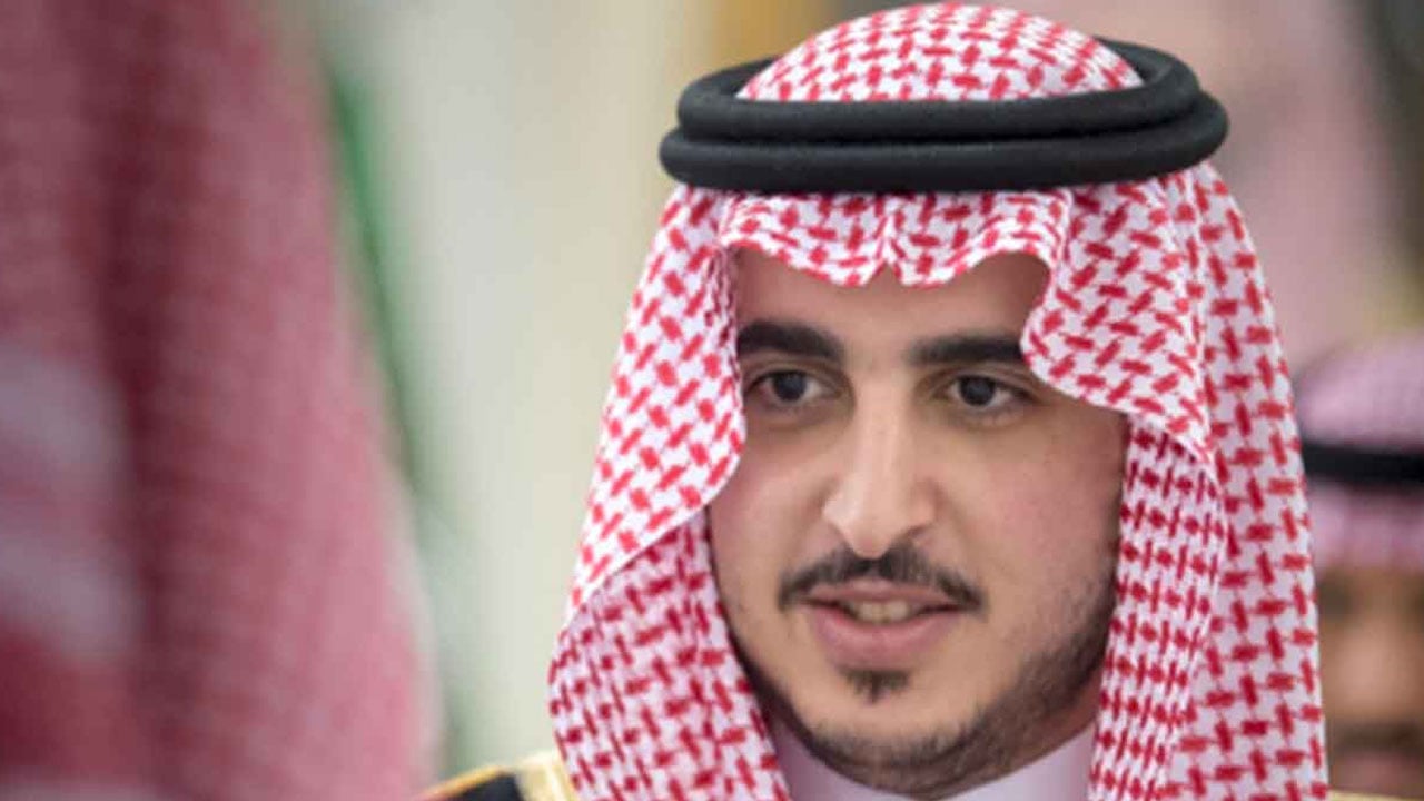 أمير الجوف يتسلَّم التقرير السنوي للدفاع المدني بالمنطقة