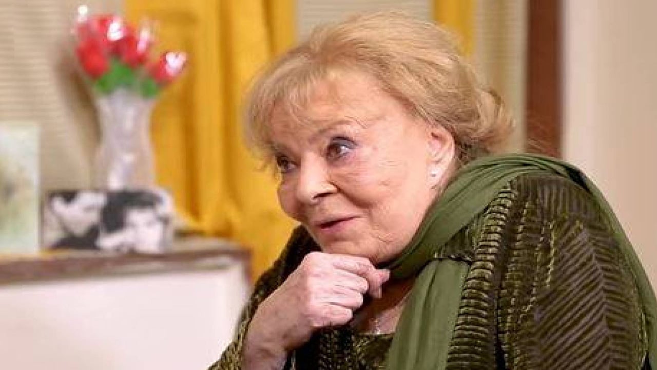 أشرف زكي يوضح تطورات الحالة الصحية للفنانة نادية لطفي