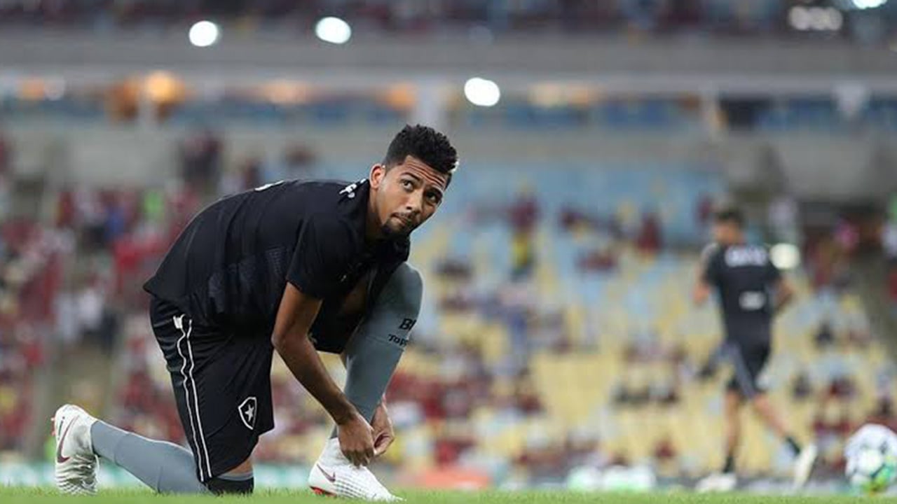 متوسط ميدان بالميراس يحزم الحقائب صوب برشلونة