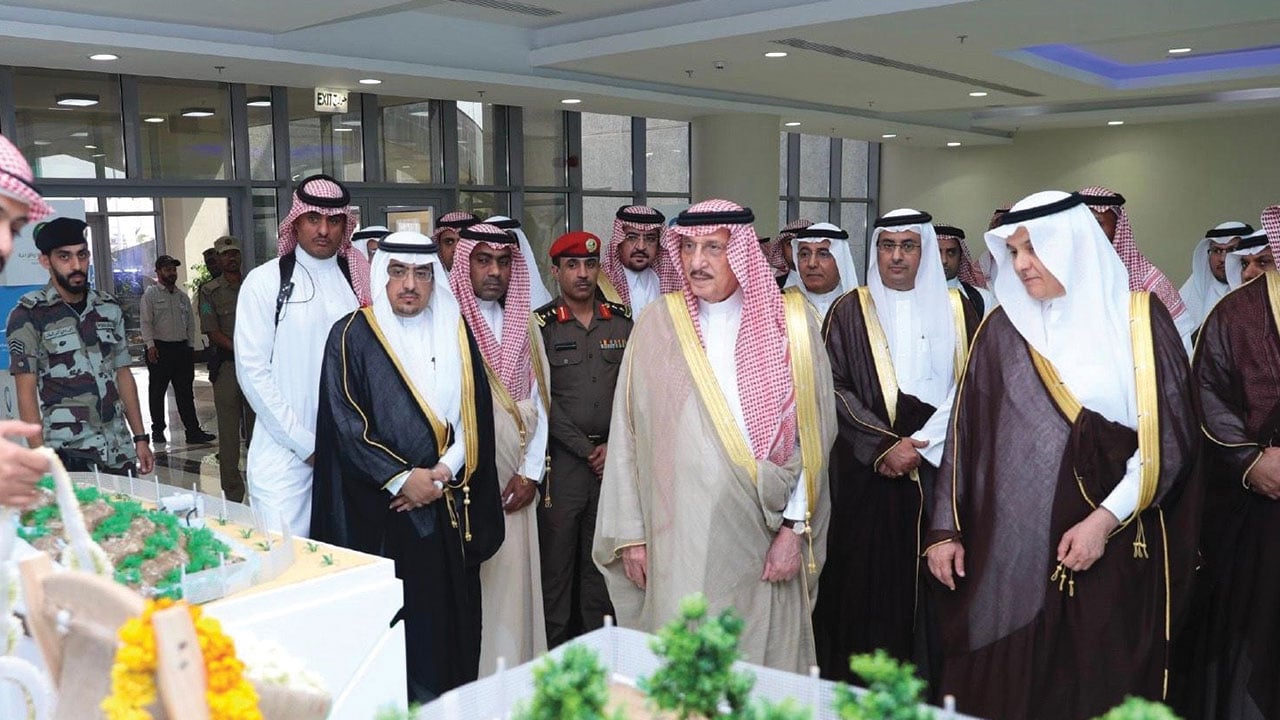 بالصور.. أمير جازان يدشن 24 مشروعًا بتكلفة تجاوزت الـ 5 مليارات ريال