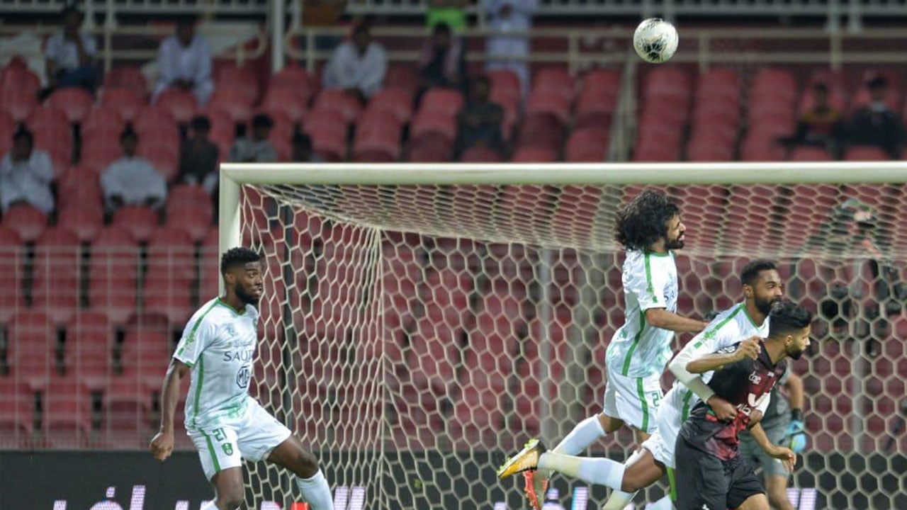 الأهلي يقلب الطاولة على الاتفاق في الوقت القاتل