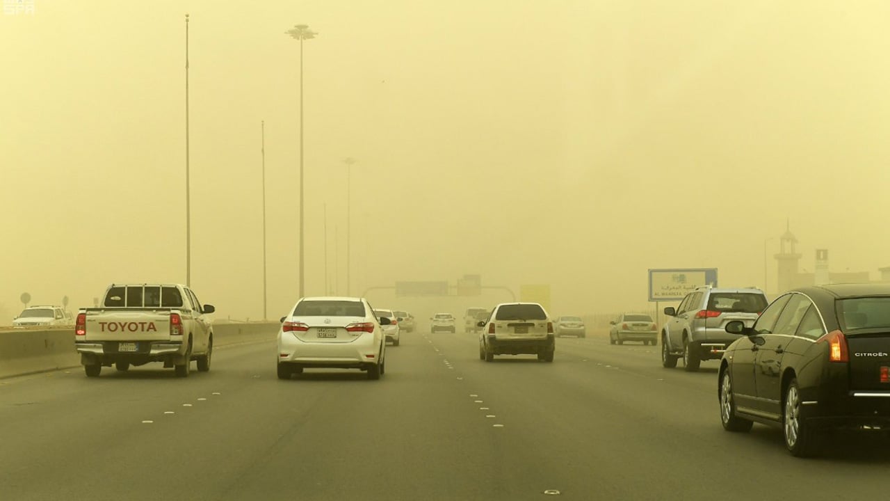 طقس السبت.. سحب رعدية ممطرة ونشاط للرياح المثيرة للغبار والأتربة