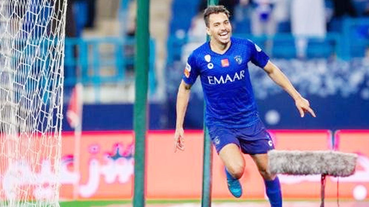 بالأرقام.. إدواردو الهداف التاريخي لمواجهات الكلاسيكو بين الهلال والاتحاد