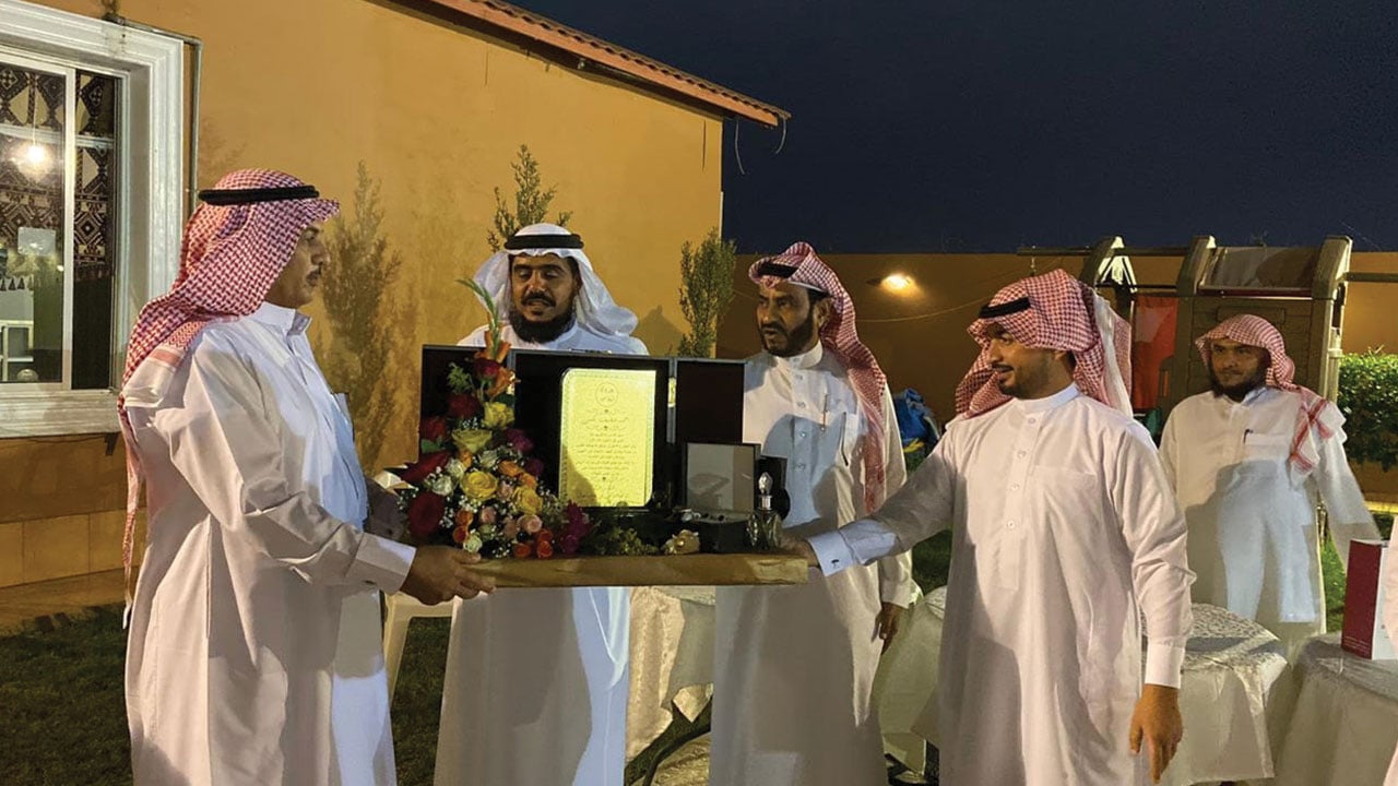 بالصور.. إدارة مرور جازان تكرِّم «الكليبي» بعد تقاعده