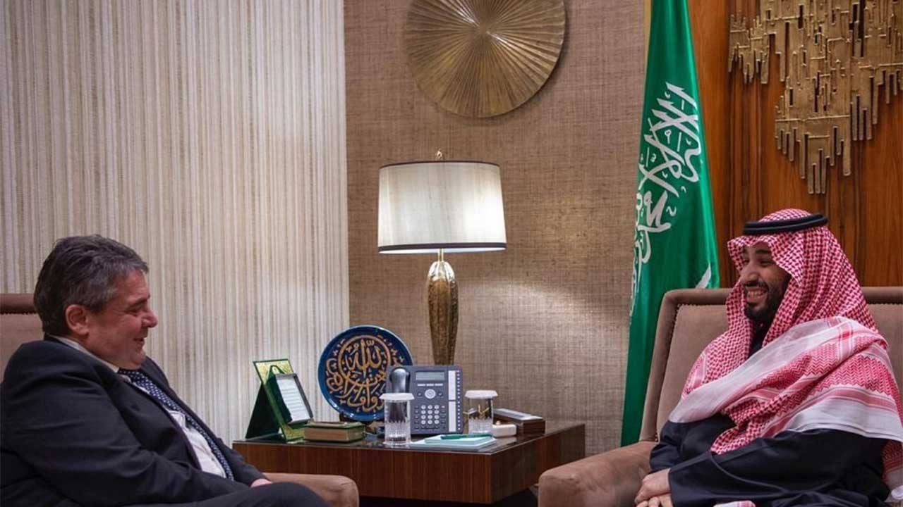 ولي العهد يلتقي وزير الخارجية الألماني السابق