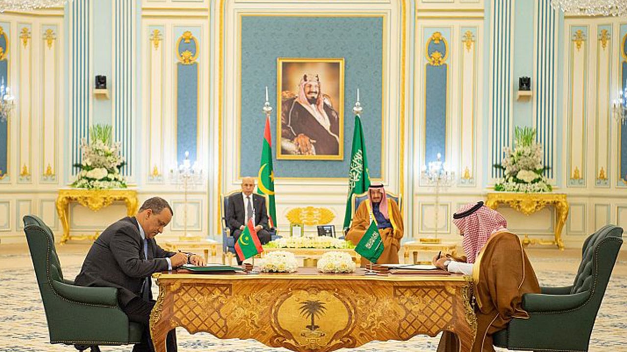 خادم الحرمين والرئيس الموريتاني يشهدان توقيع 4 اتفاقيات ومذكرات تفاهم بين البلدين