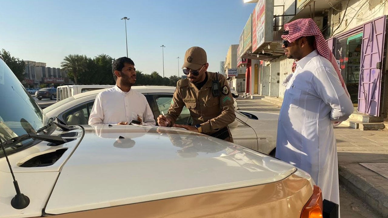 ضبط 314 مخالفة والإطاحة بـ4 وافدين يعملون بقطاع الاتصالات في الرياض