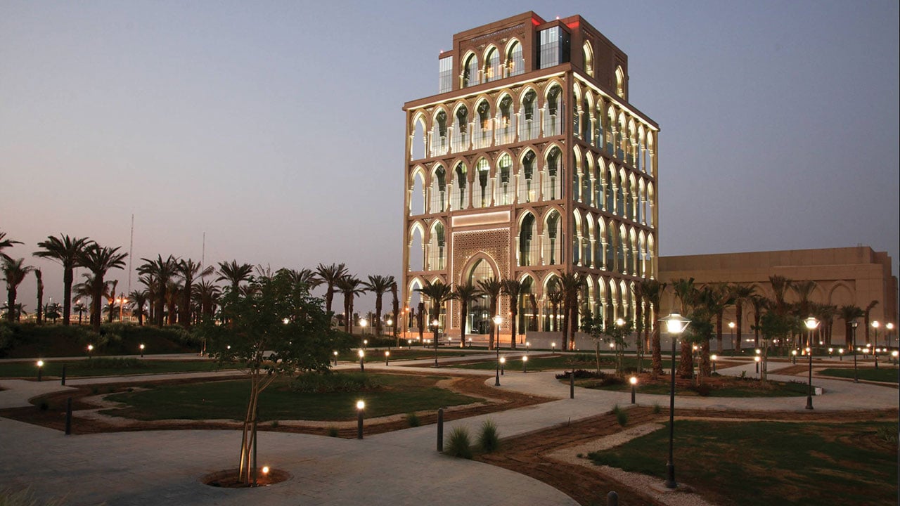 للرجال والنساء.. وظائف شاغرة في جامعة الملك سعود الصحية