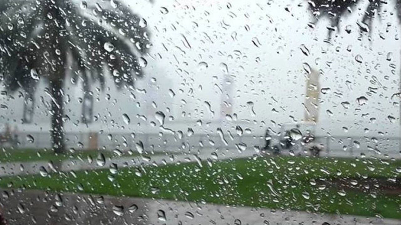 «الحصيني» يتوقع تقلبات جوية وحالة ماطرة خفيفة نهاية الأسبوع