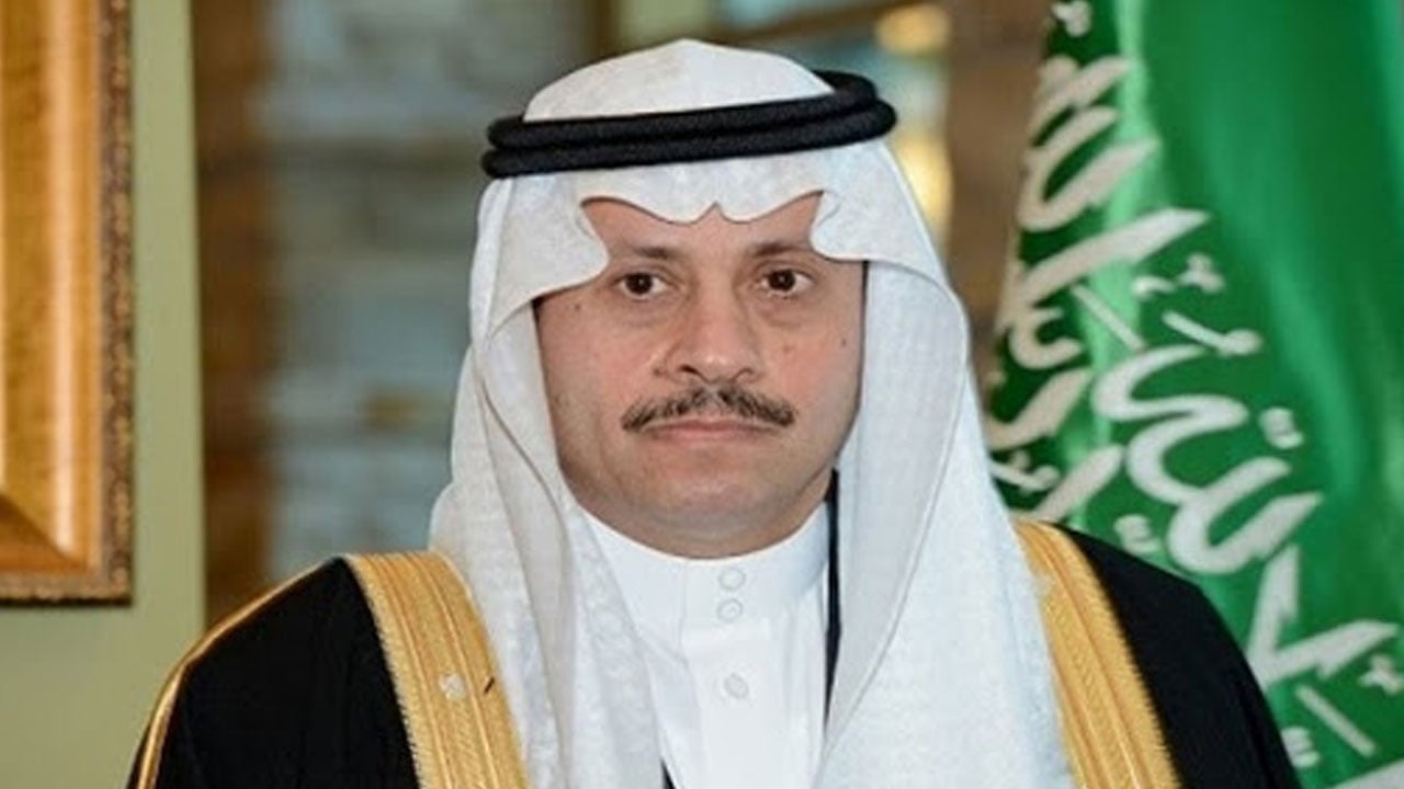 السفير السديري يستمع إلى ملاحظات الطلبة السعوديين الدارسين في الأردن