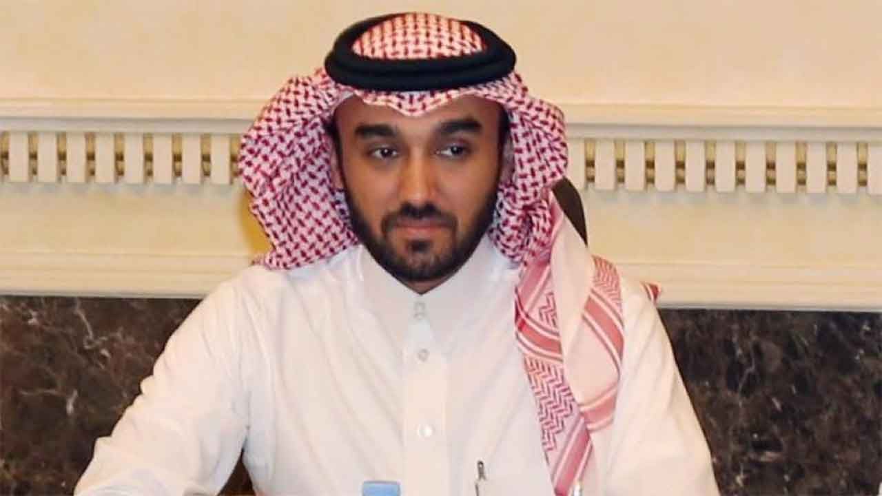 وزير الرياضة ينعى الشيخ عيسى بن راشد