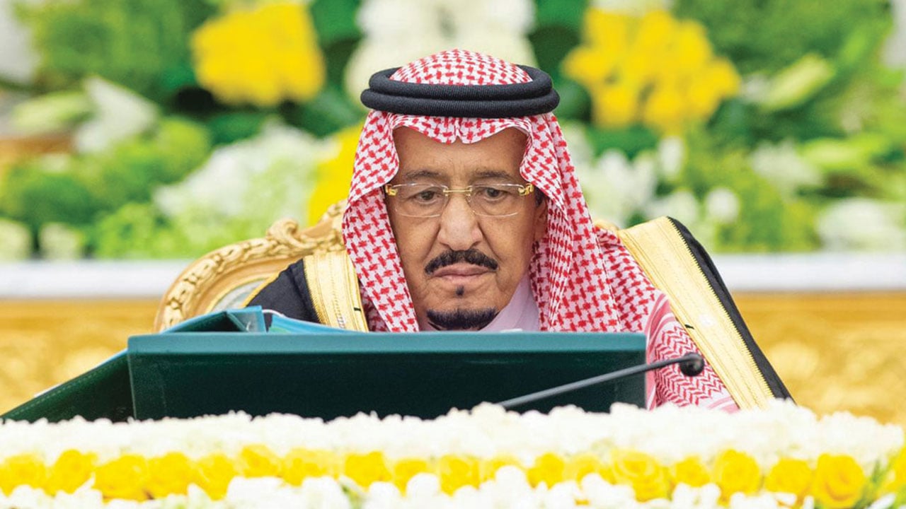 بالأسماء.. منح ميدالية الاستحقاق من الدرجة الثالثة لـ35 مقيمًا