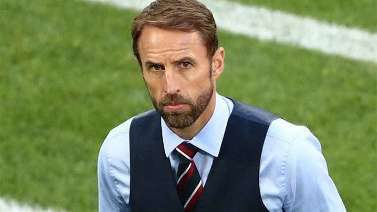مدرب منتخب إنجلترا يخفض راتبه بسبب كورونا