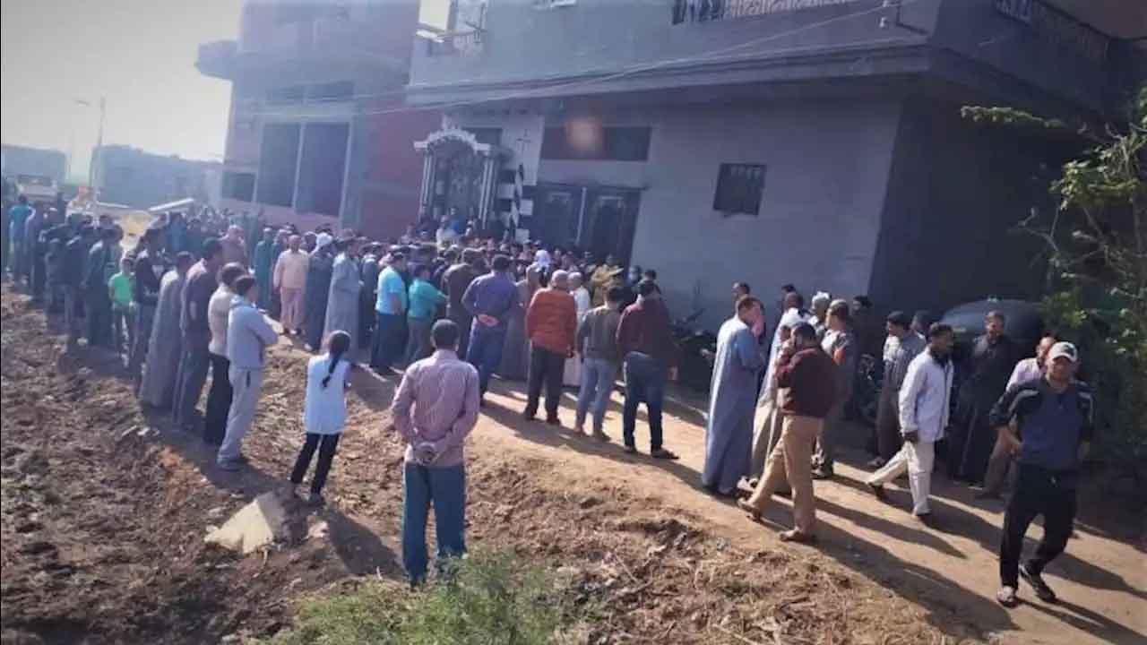 القبض على 23 مصريًا حاولوا منع دفن طبيبة مصابة بكورونا