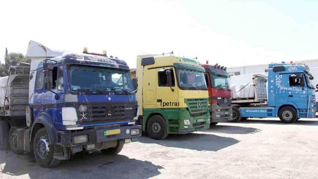 «هيئة النقل»: استثناء كل أنشطة نقل البضائع من حظر التجول