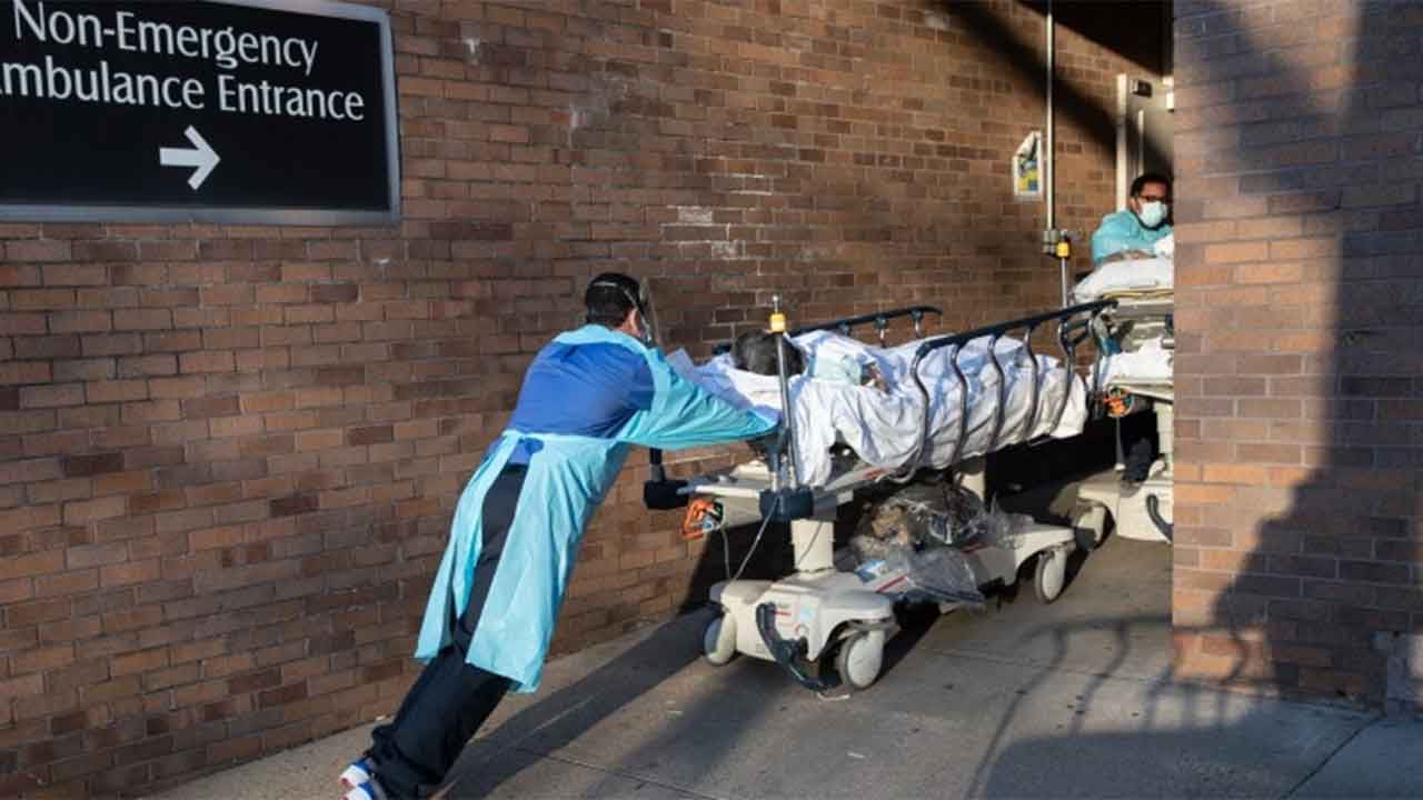 أمريكا تقترب من 555 ألف إصابة بكورونا و22 ألف حالة وفاة