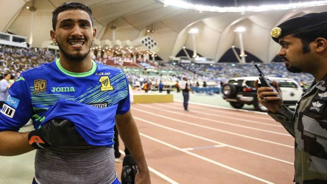 بعد خرق «التجول».. الأمن يُغرّم حارس الاتحاد 40 ألف ريال