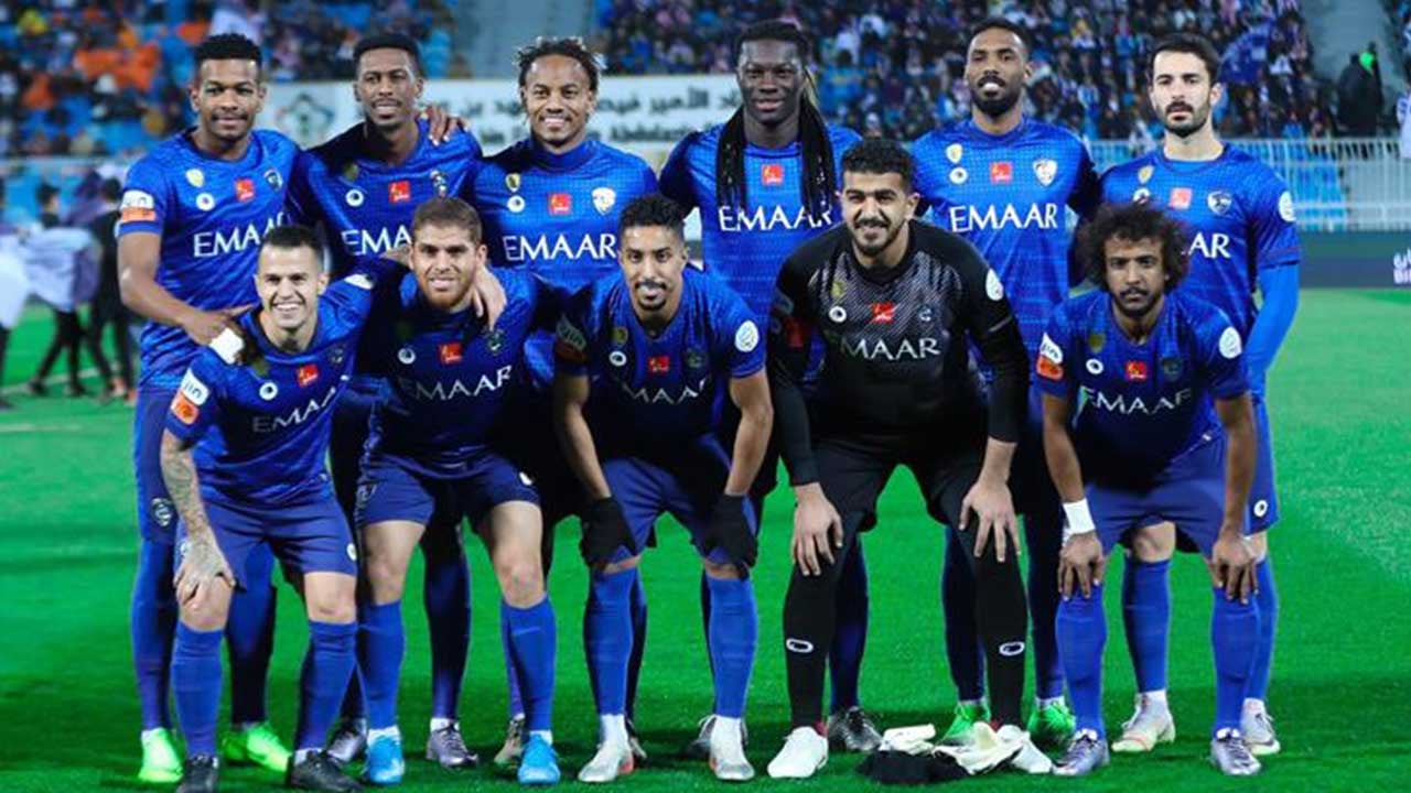 نادٍ برازيلي ينافس ميلان وبارما على خدمات محترف الهلال