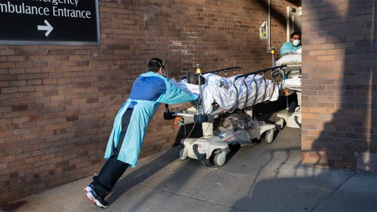 ارتفاع إصابات كورونا في أمريكا إلى أكثر من 810 آلاف حالة