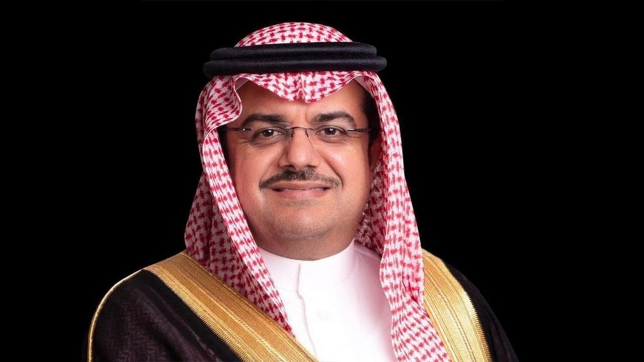 الأمير منصور بن محمد يتفقد مركز القيادة والتحكم بصحة حفر الباطن‬