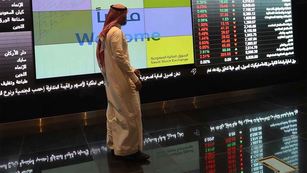 قرار رفع منع التجول جزئيًا يقفز بمؤشرات أسواق الأسهم السعودية