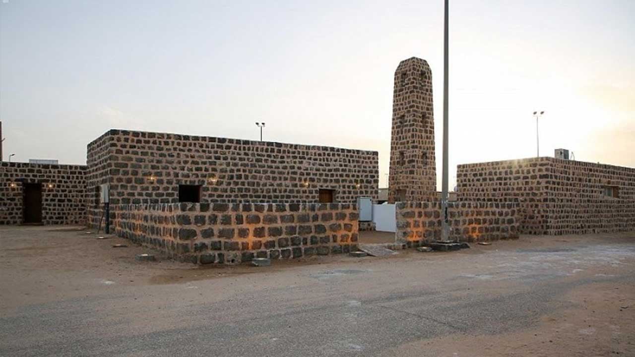 مسجد الحديثة الأثري.. من البداية إلى مشروع ولي العهد لترميم المساجد