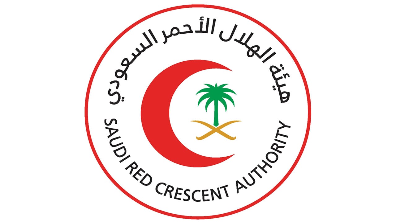 مدير الهلال الأحمر بالباحة يشارك الفرق الإسعافية الإفطار