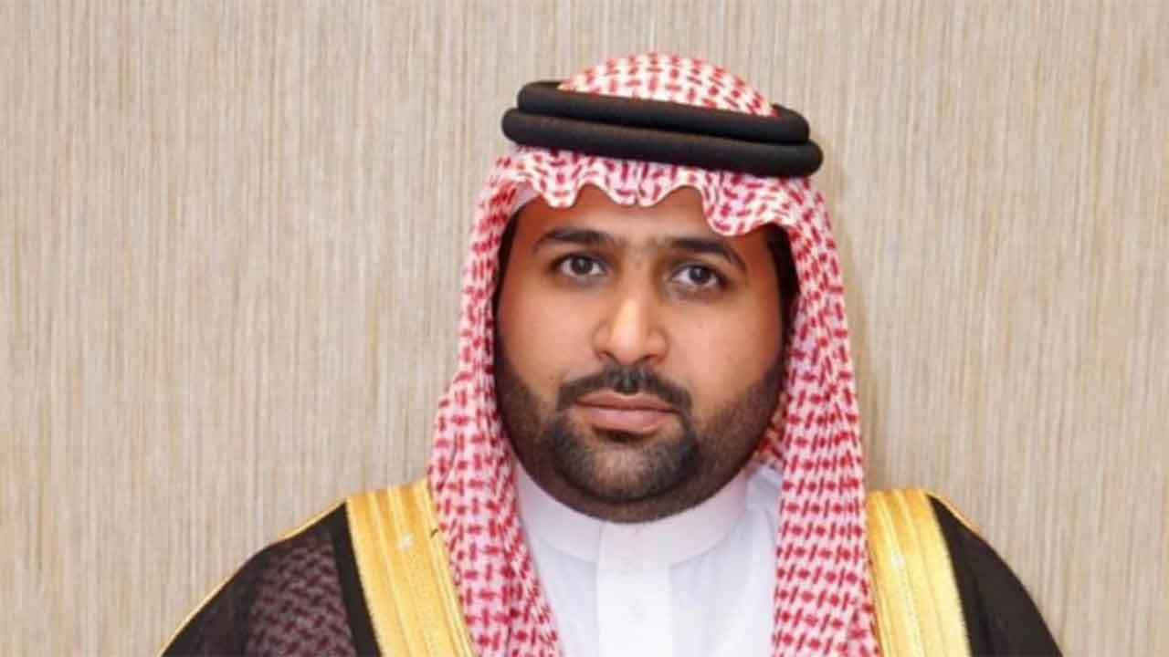 نائب أمير جازان ينقل تعازي القيادة لذوي الشهيد طميحي