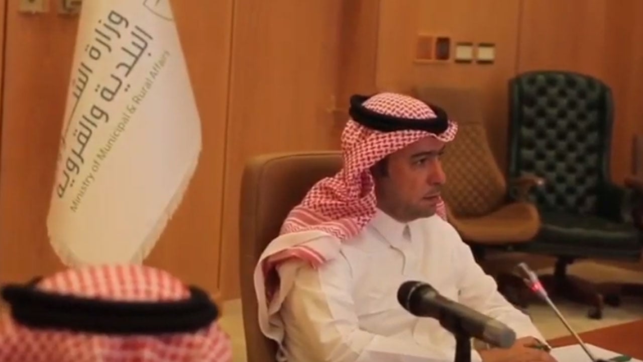 تأكيدًا لحزم القيادة الرشيدة.. الحقيل يوجِّه ضربةً قوية لفساد البناء