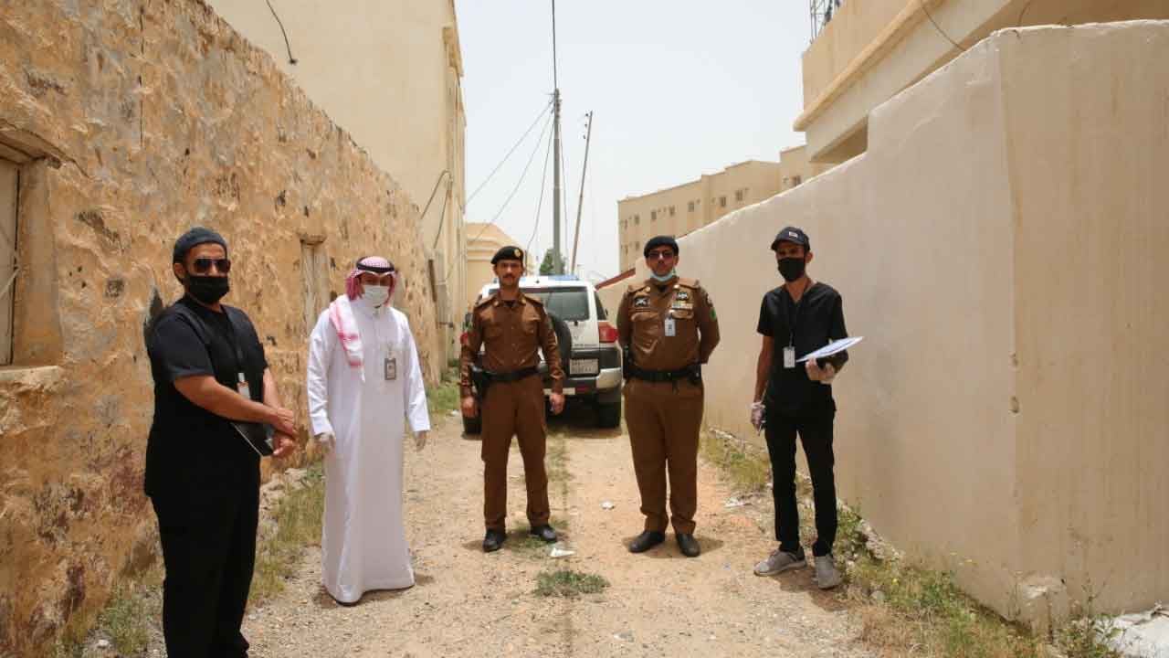 بالصور.. ضبط كميات كبيرة من المواد الغذائية الفاسدة في عسير