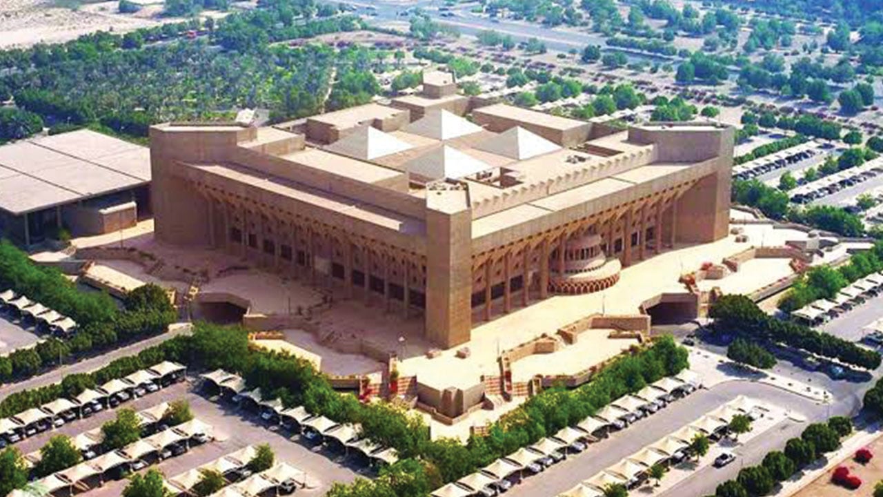 شاهد بالفيديو.. أماكن الحجر الصحي المخصصة لمصابي كورونا بمدينة ينبع الصناعية