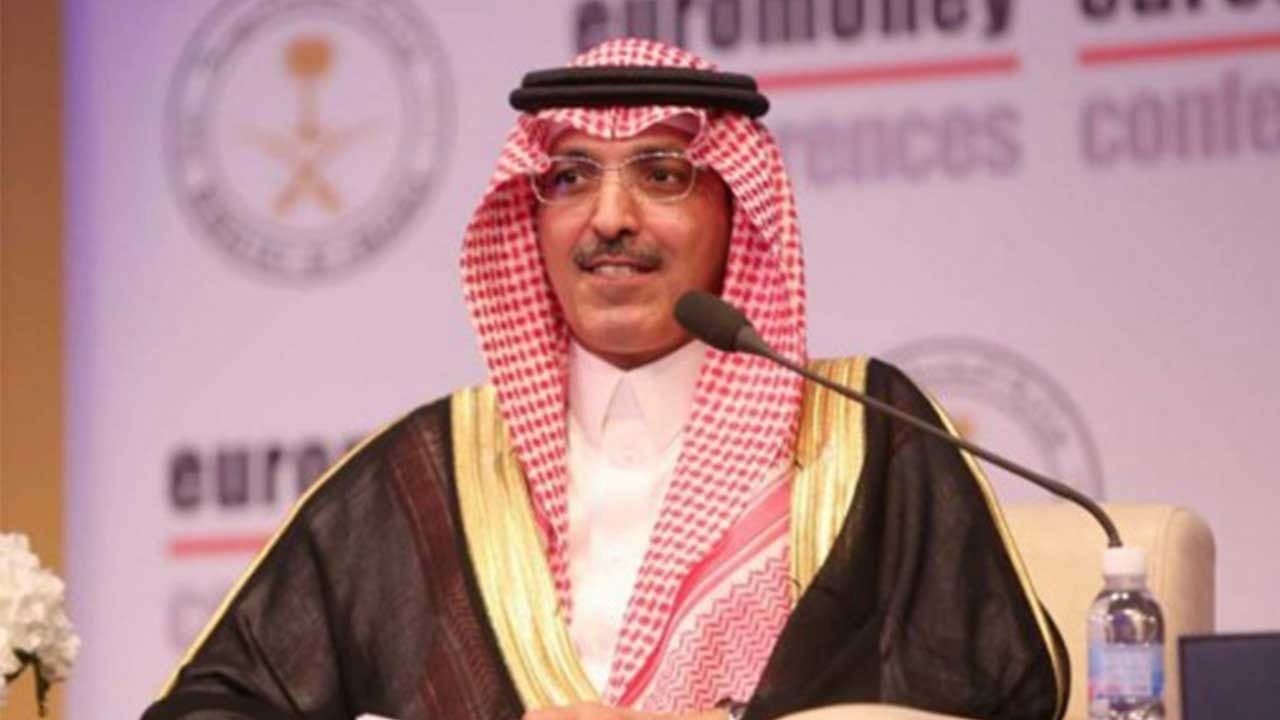 الجدعان: إعادة فتح الأنشطة الاقتصادية تدريجيًّا خطوة إيجابية لتحسن الأداء الاقتصادي
