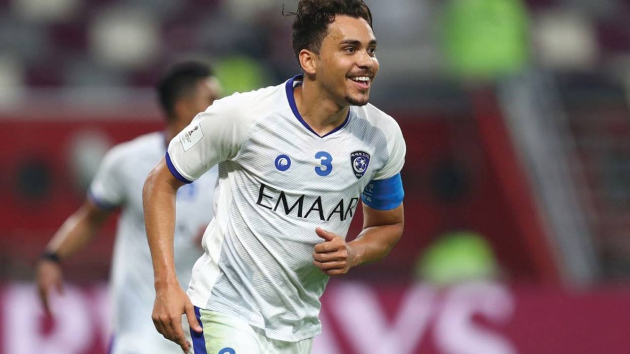 نجم الهلال في طريقه إلى بشكتاش التركي