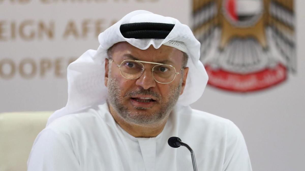 وزير إماراتي لقطر: أزمتكم لا تستحق التعليق.. تفرقت المسارات