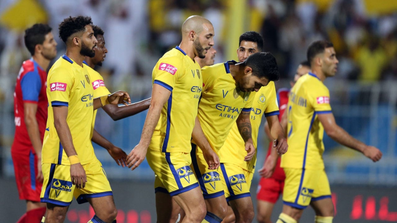 «عضو ذهبي النصر» يحفز العالمي بمكافآت ضخمة لخطف الدوري